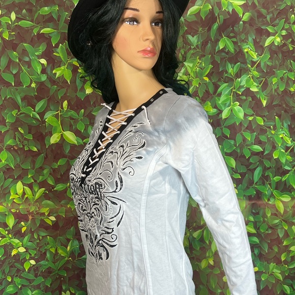 Affliction Women’s long sleeve sweater - Picture 8 of 15